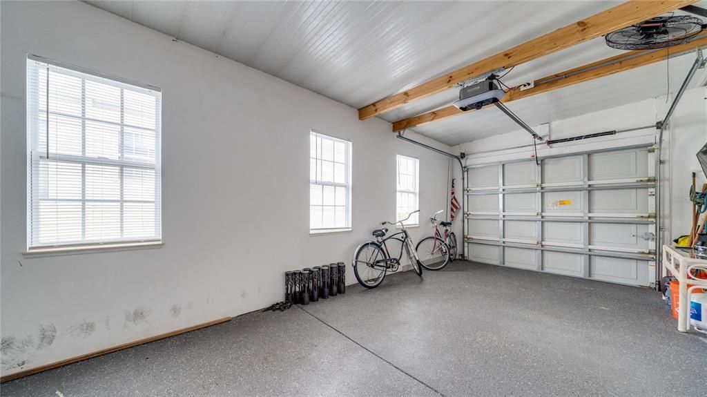 На продажу: $229,900 (2 спален, 2 ванн, 1372 Квадратных фут)