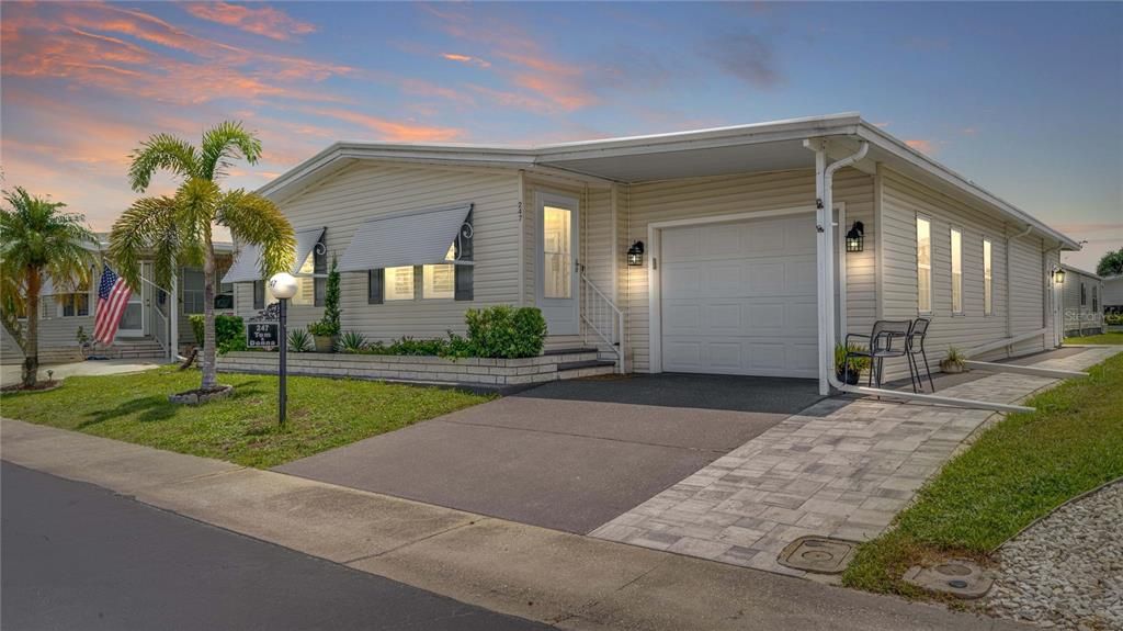 На продажу: $229,900 (2 спален, 2 ванн, 1372 Квадратных фут)