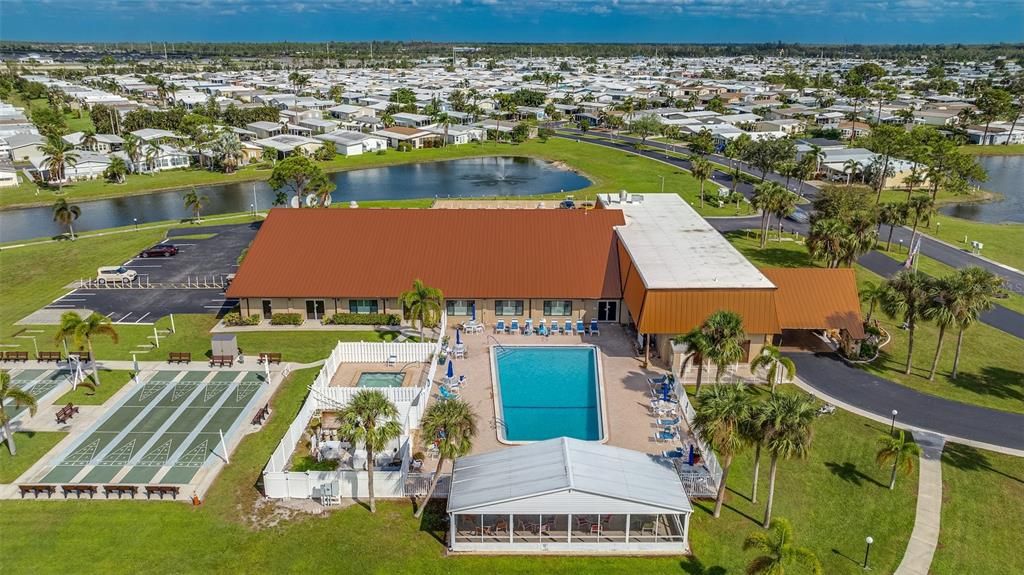 На продажу: $229,900 (2 спален, 2 ванн, 1372 Квадратных фут)