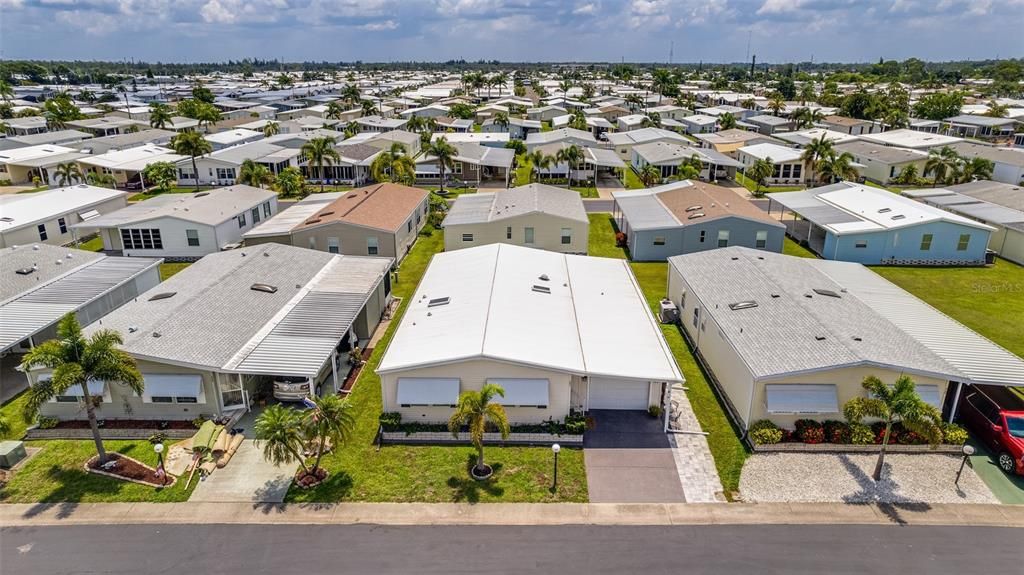 На продажу: $229,900 (2 спален, 2 ванн, 1372 Квадратных фут)