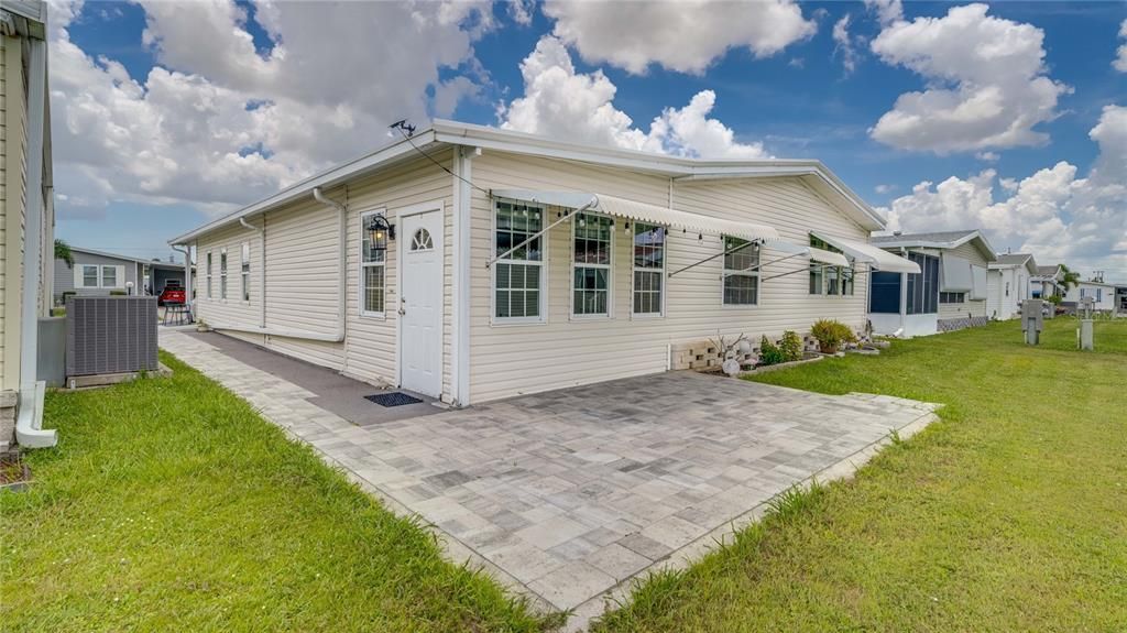 На продажу: $229,900 (2 спален, 2 ванн, 1372 Квадратных фут)