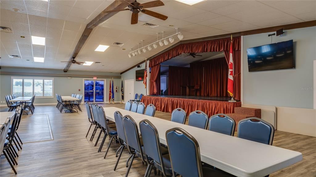 На продажу: $229,900 (2 спален, 2 ванн, 1372 Квадратных фут)