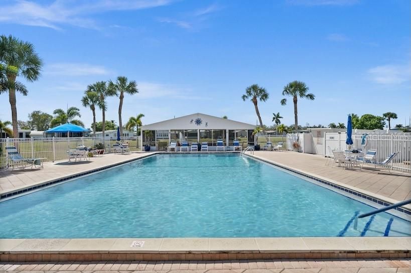 На продажу: $229,900 (2 спален, 2 ванн, 1372 Квадратных фут)