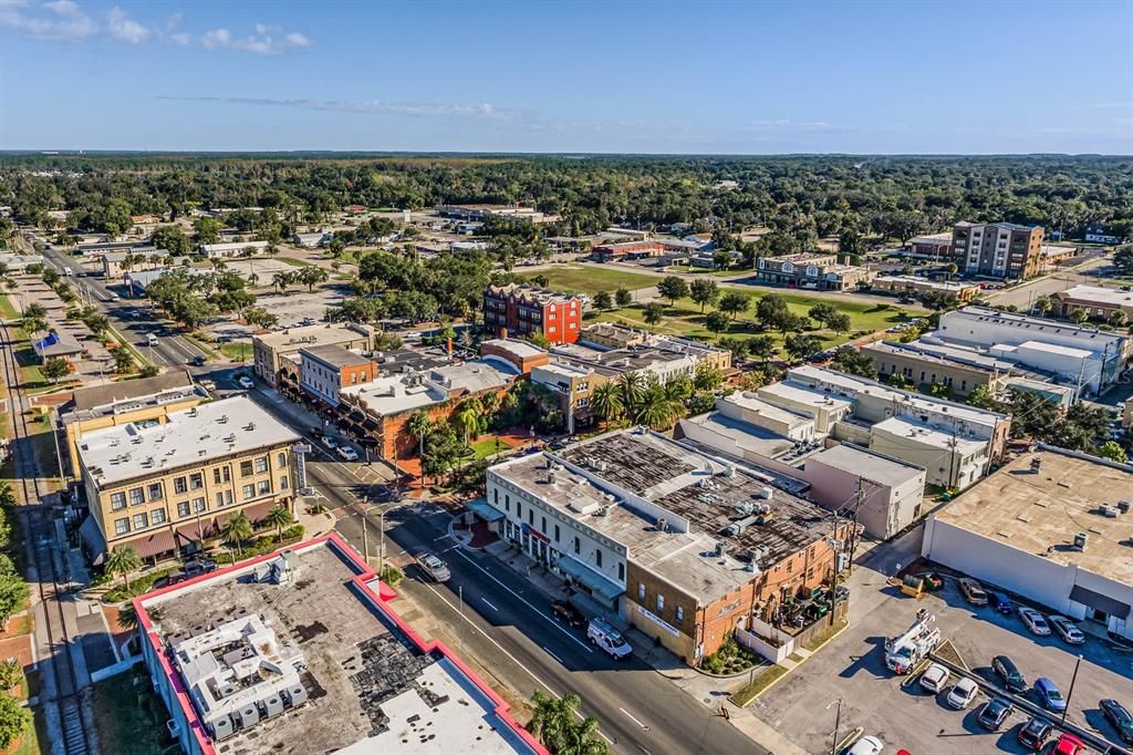 Activo con contrato: $375,490 (4 camas, 2 baños, 2277 Pies cuadrados)