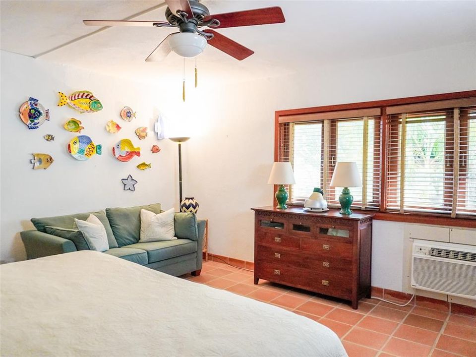 Active With Contract: $630,000 (2 beds, 3 baths, 2152 Square Feet)