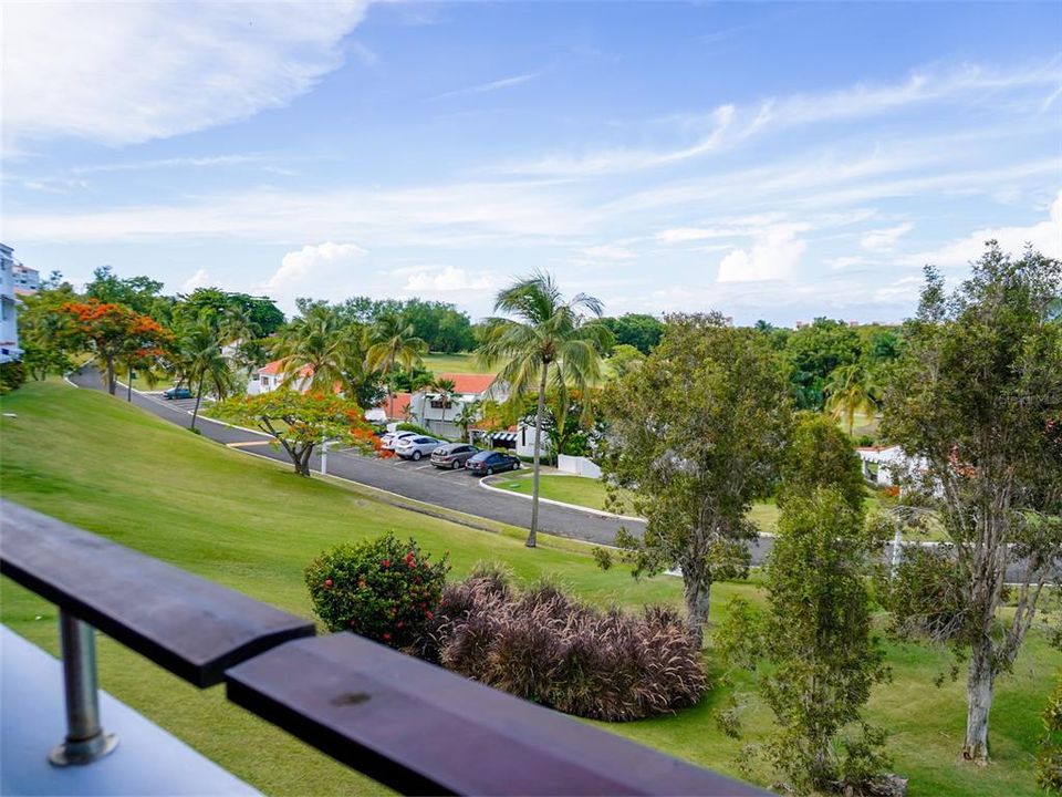 Active With Contract: $630,000 (2 beds, 3 baths, 2152 Square Feet)