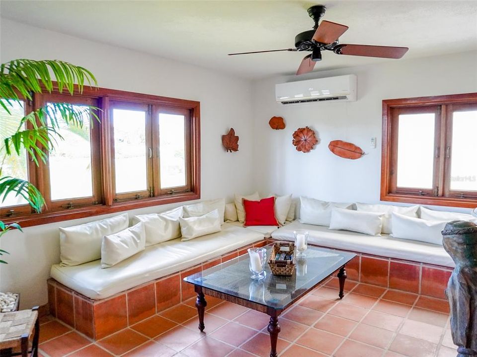 Active With Contract: $630,000 (2 beds, 3 baths, 2152 Square Feet)