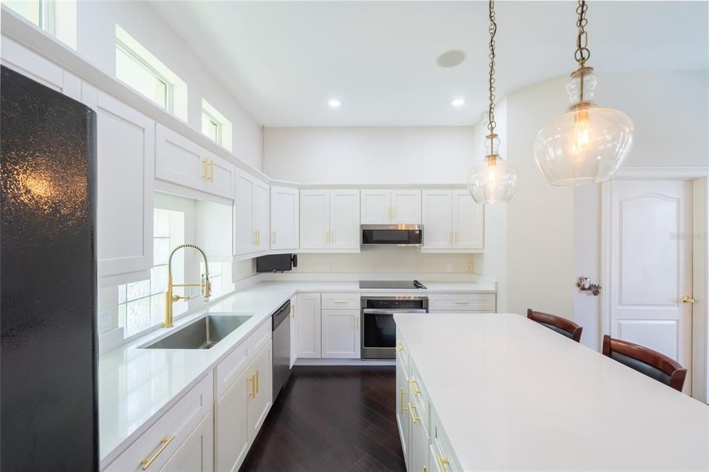 For Sale: $579,000 (3 beds, 3 baths, 2006 Square Feet)