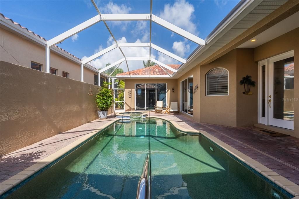 For Sale: $579,000 (3 beds, 3 baths, 2006 Square Feet)