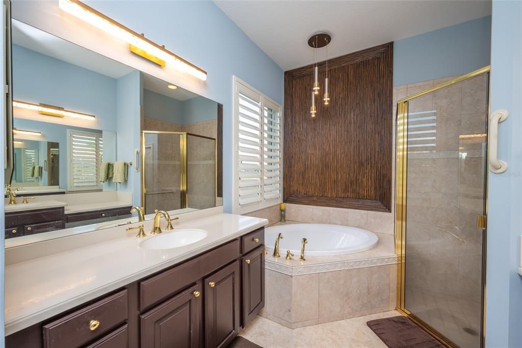 For Sale: $579,000 (3 beds, 3 baths, 2006 Square Feet)