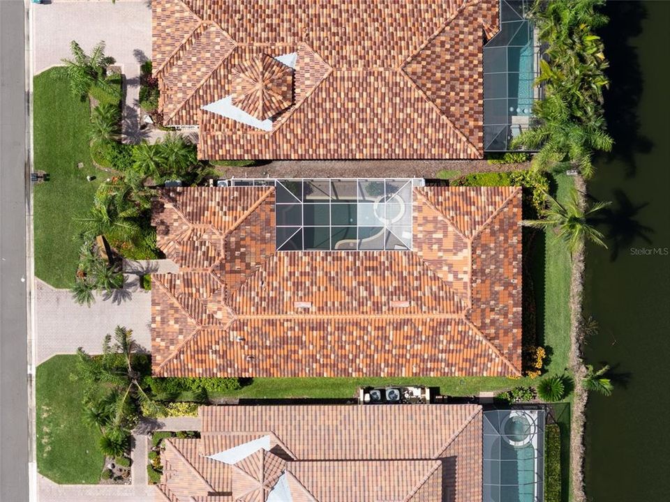 For Sale: $579,000 (3 beds, 3 baths, 2006 Square Feet)