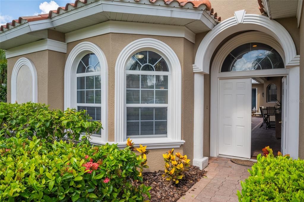 For Sale: $579,000 (3 beds, 3 baths, 2006 Square Feet)