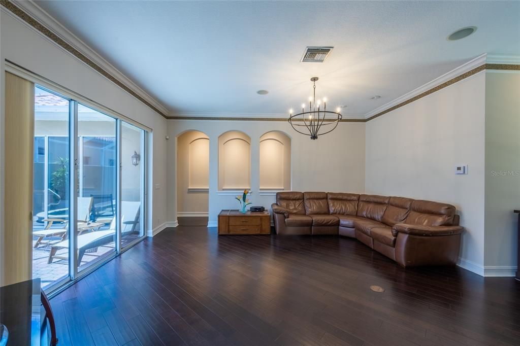 For Sale: $579,000 (3 beds, 3 baths, 2006 Square Feet)