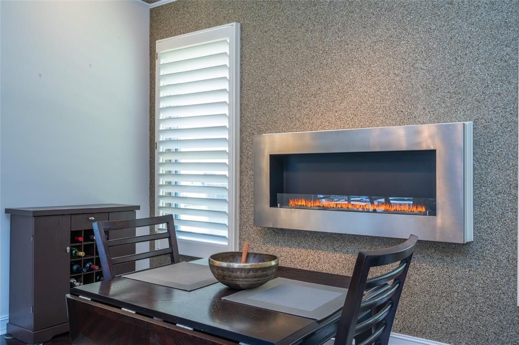 For Sale: $579,000 (3 beds, 3 baths, 2006 Square Feet)