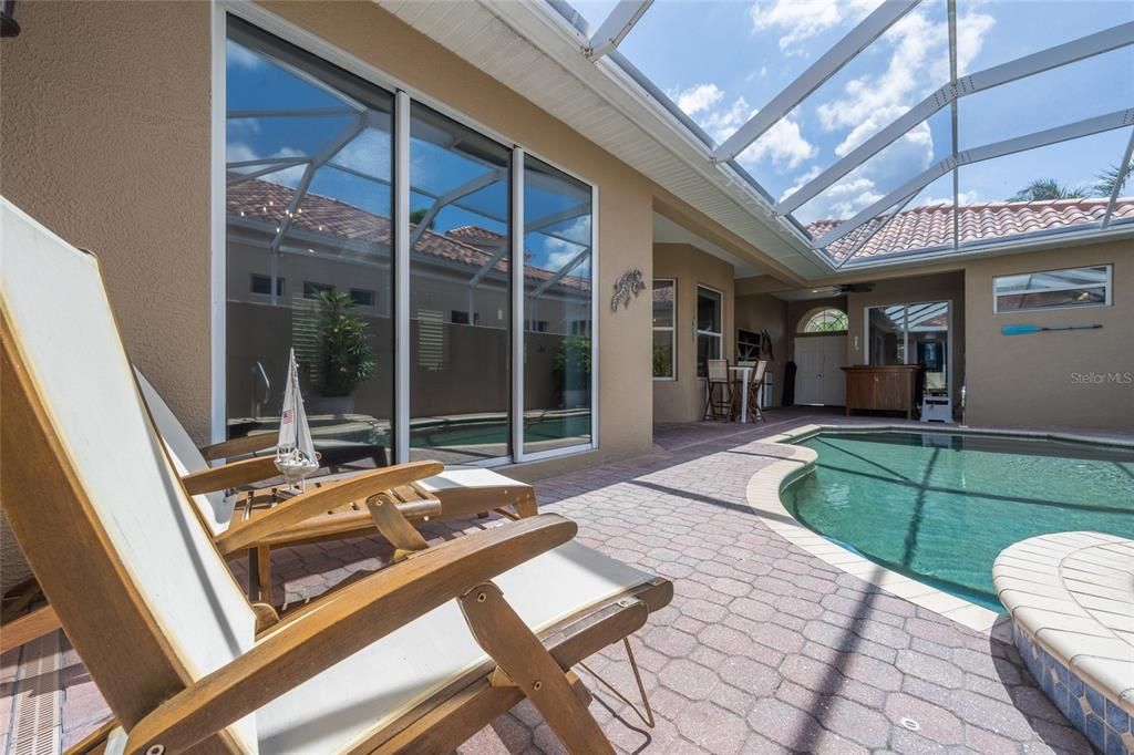 For Sale: $579,000 (3 beds, 3 baths, 2006 Square Feet)