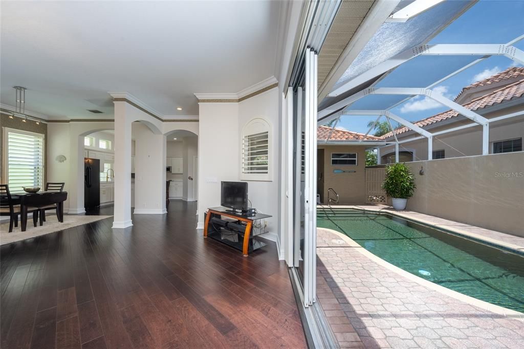 For Sale: $579,000 (3 beds, 3 baths, 2006 Square Feet)