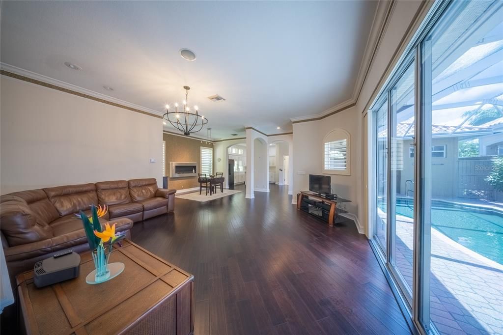 For Sale: $579,000 (3 beds, 3 baths, 2006 Square Feet)