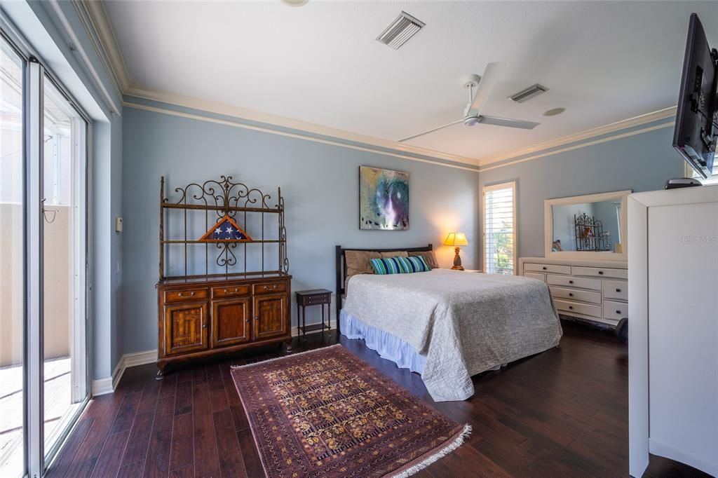 For Sale: $579,000 (3 beds, 3 baths, 2006 Square Feet)