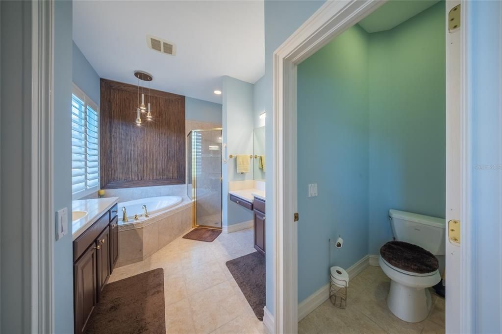 For Sale: $579,000 (3 beds, 3 baths, 2006 Square Feet)