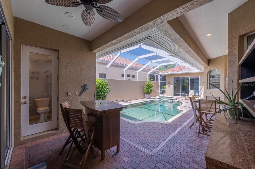 For Sale: $579,000 (3 beds, 3 baths, 2006 Square Feet)