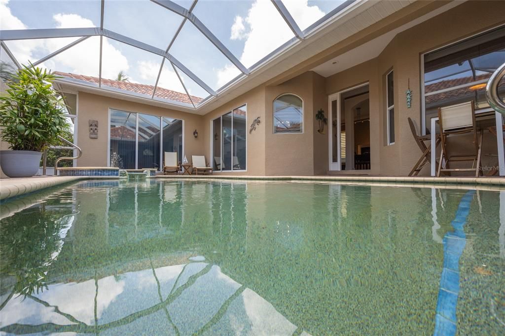 For Sale: $579,000 (3 beds, 3 baths, 2006 Square Feet)