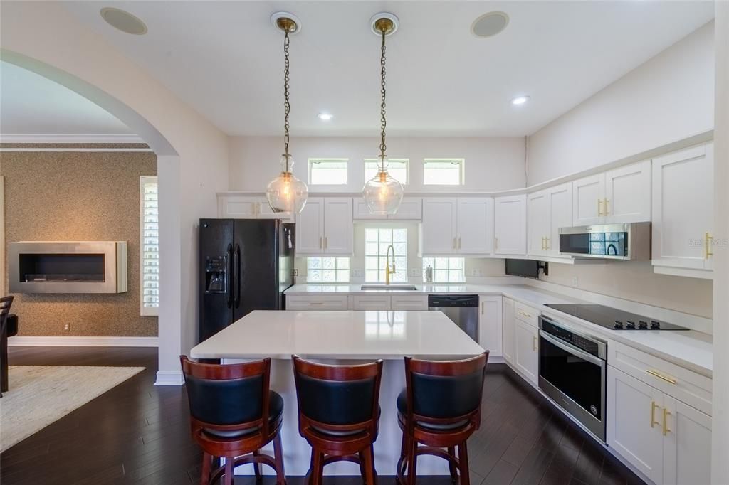 For Sale: $579,000 (3 beds, 3 baths, 2006 Square Feet)