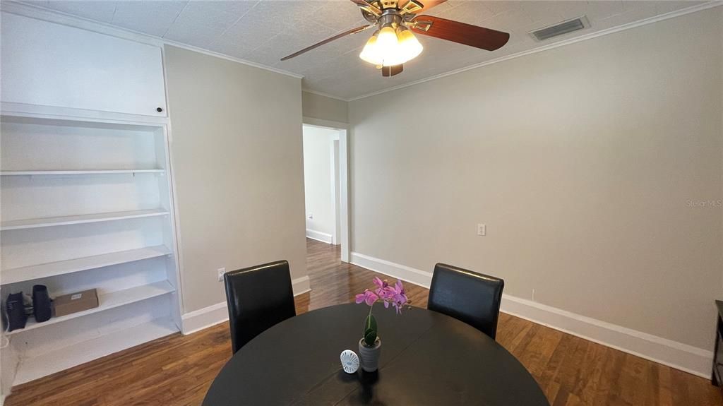 For Rent: $1,495 (2 beds, 1 baths, 816 Square Feet)