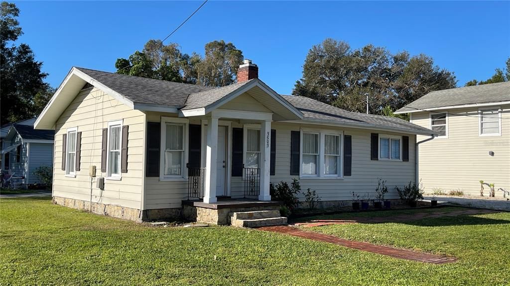 For Rent: $1,495 (2 beds, 1 baths, 816 Square Feet)