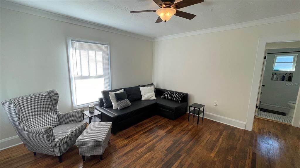 For Rent: $1,495 (2 beds, 1 baths, 816 Square Feet)