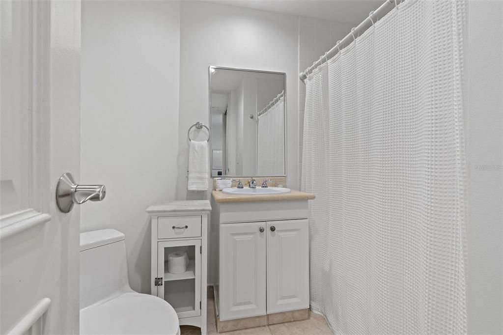 待售: $795,000 (2 贝兹, 2 浴室, 1775 平方英尺)