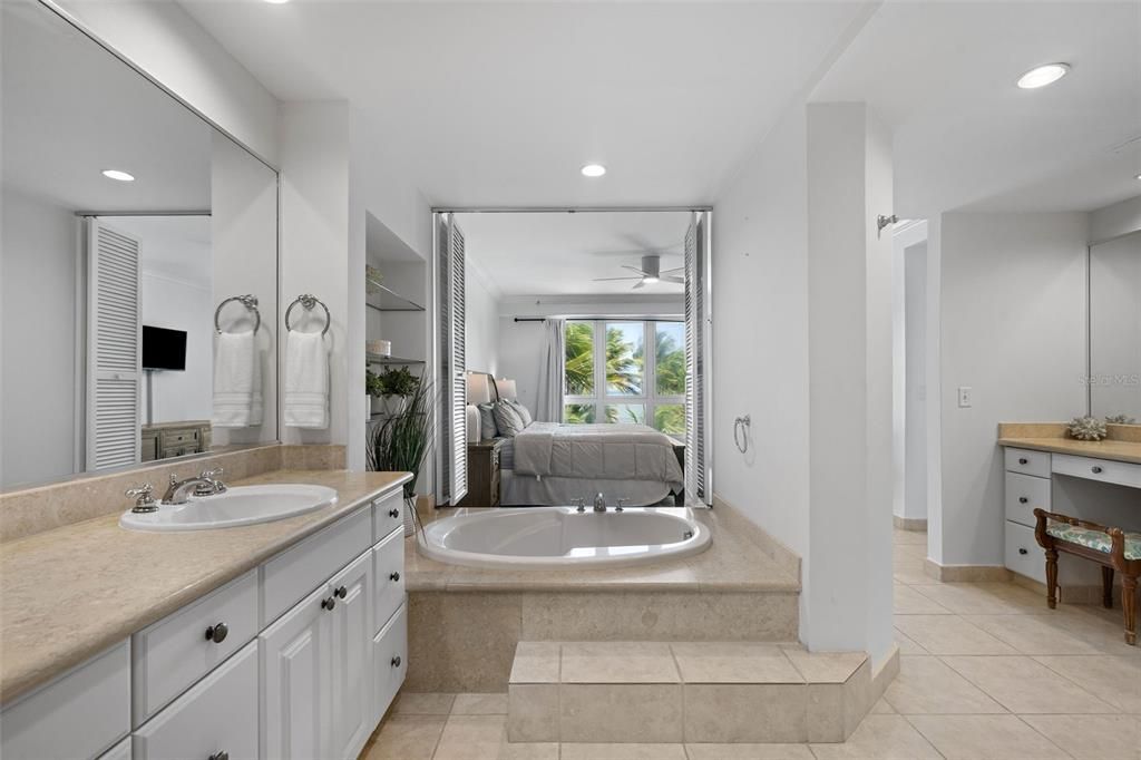 待售: $795,000 (2 贝兹, 2 浴室, 1775 平方英尺)