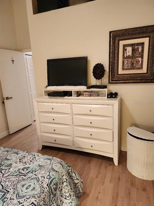 En Venta: $299,900 (3 camas, 2 baños, 1775 Pies cuadrados)