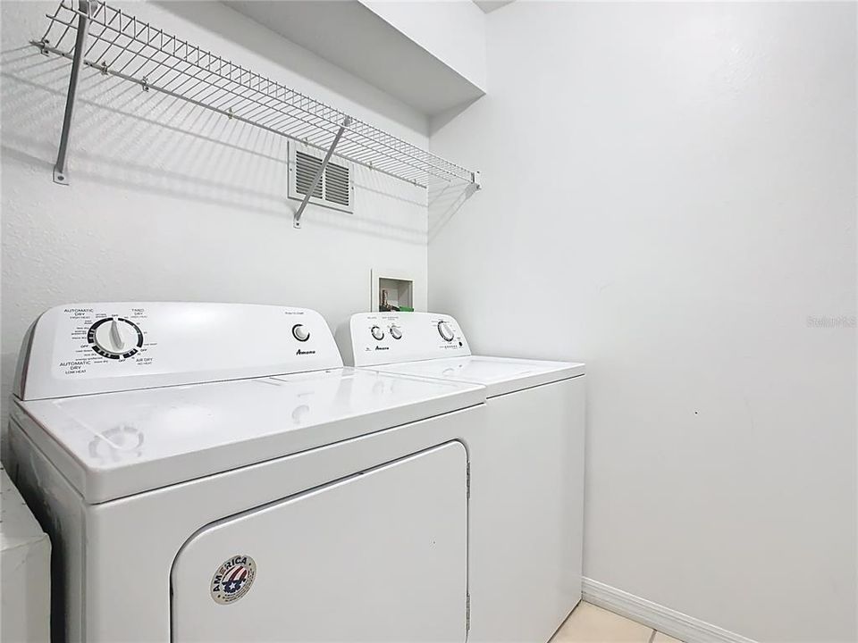 待售: $270,000 (4 贝兹, 3 浴室, 1880 平方英尺)