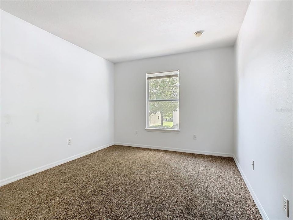 待售: $270,000 (4 贝兹, 3 浴室, 1880 平方英尺)