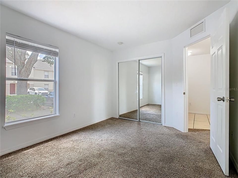 待售: $270,000 (4 贝兹, 3 浴室, 1880 平方英尺)