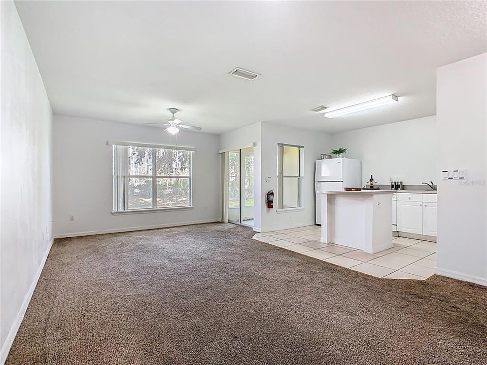 待售: $270,000 (4 贝兹, 3 浴室, 1880 平方英尺)