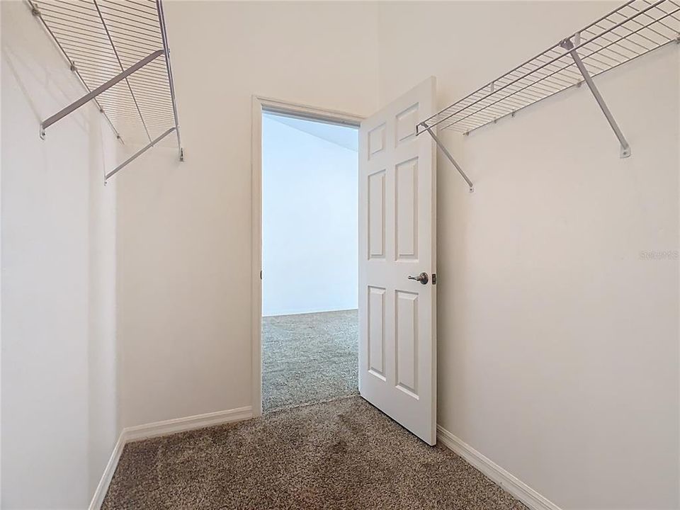 待售: $270,000 (4 贝兹, 3 浴室, 1880 平方英尺)