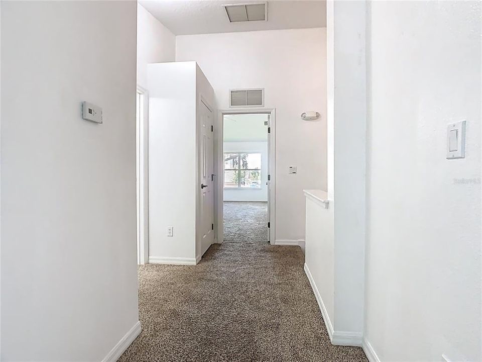 待售: $270,000 (4 贝兹, 3 浴室, 1880 平方英尺)