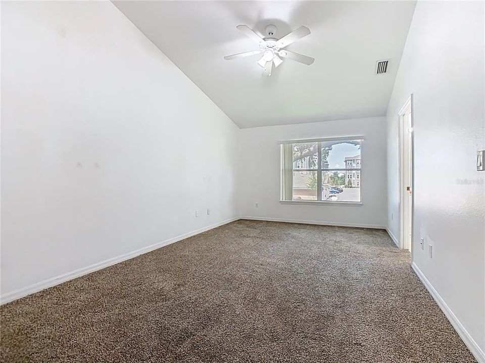 待售: $270,000 (4 贝兹, 3 浴室, 1880 平方英尺)