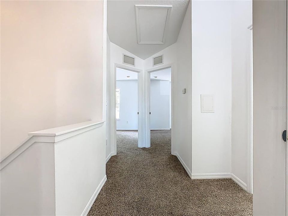 待售: $270,000 (4 贝兹, 3 浴室, 1880 平方英尺)