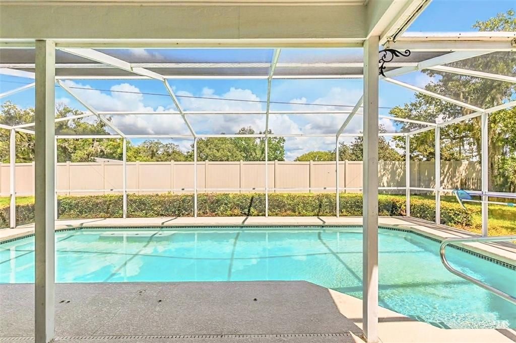 Под контрактом: $475,000 (3 спален, 2 ванн, 2070 Квадратных фут)