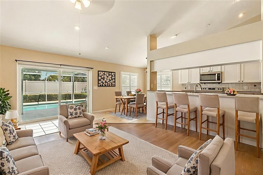 Под контрактом: $475,000 (3 спален, 2 ванн, 2070 Квадратных фут)