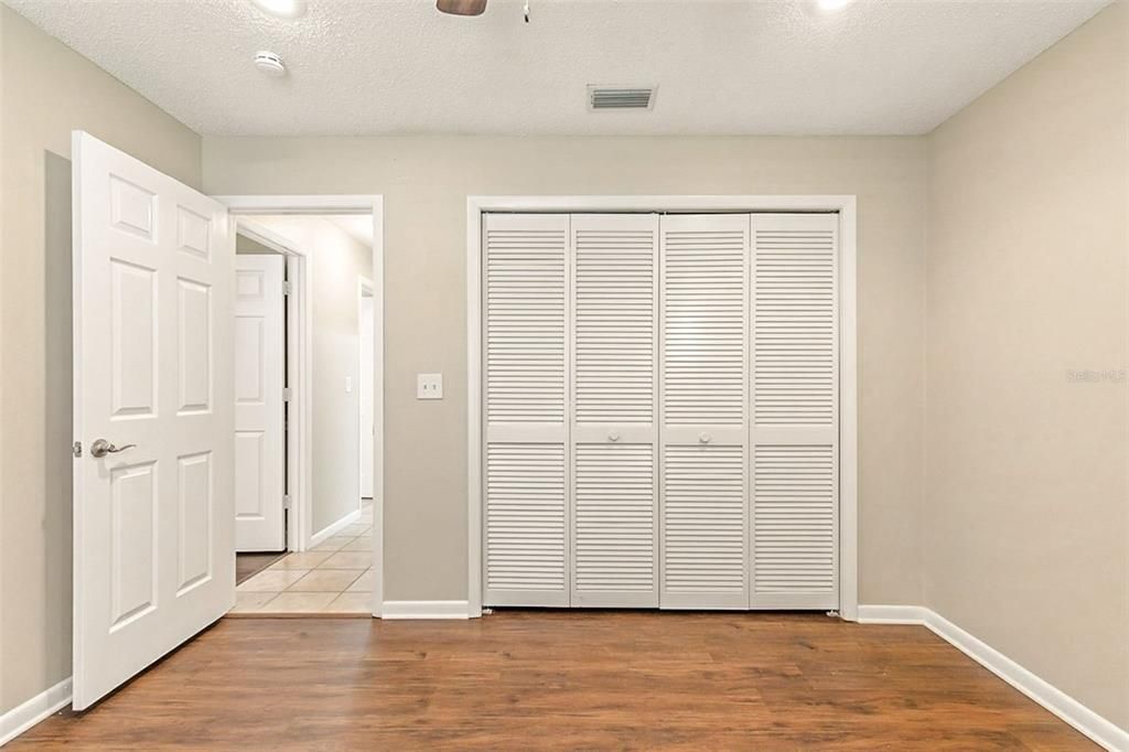 Под контрактом: $475,000 (3 спален, 2 ванн, 2070 Квадратных фут)