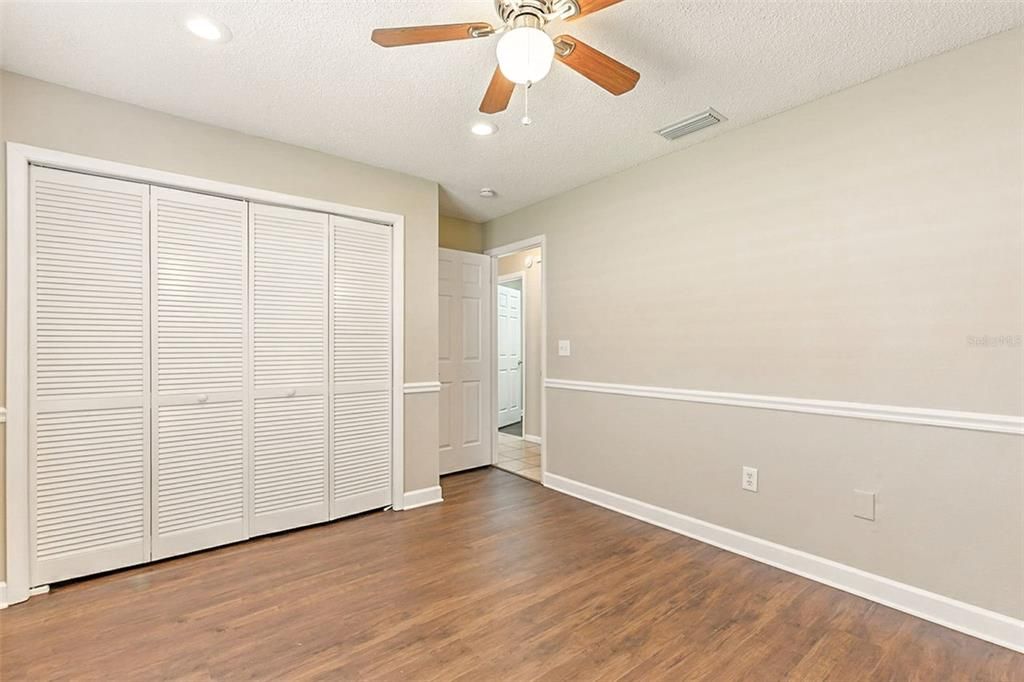 Под контрактом: $475,000 (3 спален, 2 ванн, 2070 Квадратных фут)