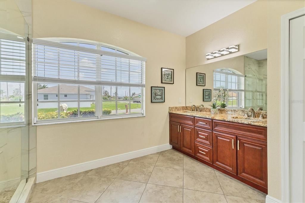 Active With Contract: $474,900 (3 beds, 2 baths, 2016 Square Feet)
