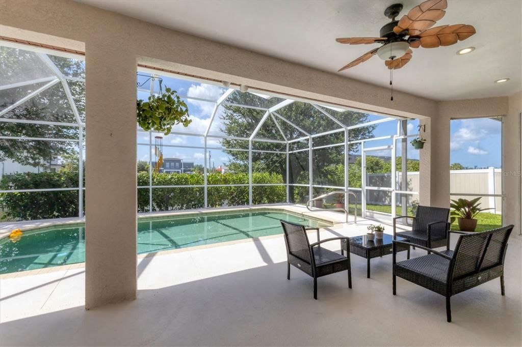 Active With Contract: $474,900 (3 beds, 2 baths, 2016 Square Feet)
