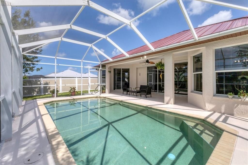 Active With Contract: $474,900 (3 beds, 2 baths, 2016 Square Feet)