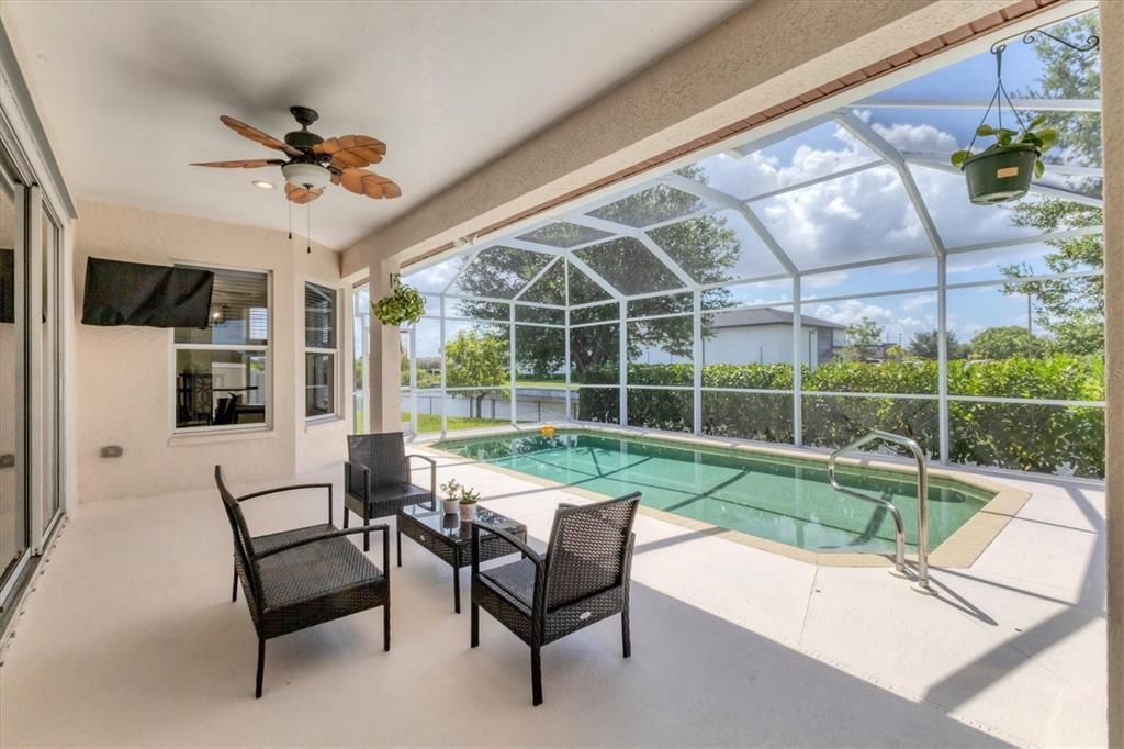 Active With Contract: $474,900 (3 beds, 2 baths, 2016 Square Feet)