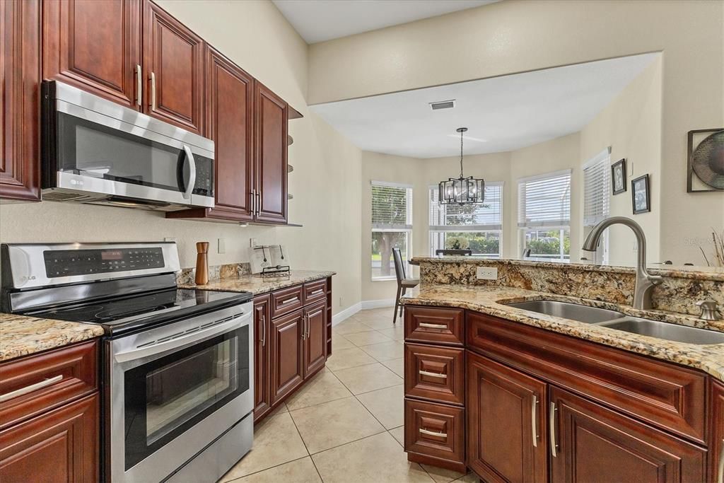 Active With Contract: $474,900 (3 beds, 2 baths, 2016 Square Feet)