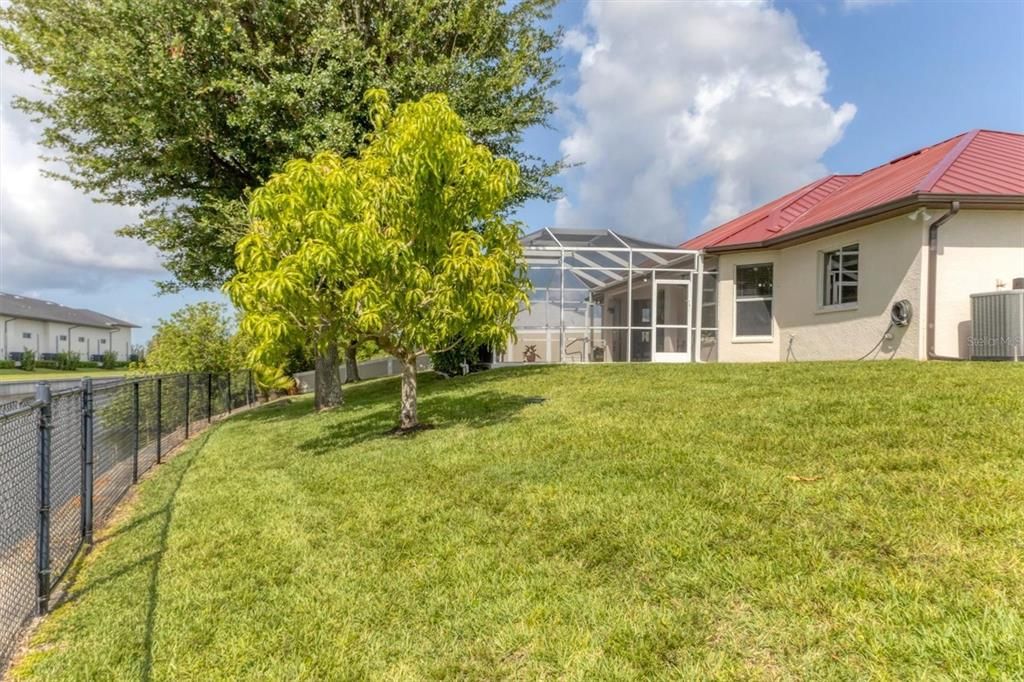 Active With Contract: $474,900 (3 beds, 2 baths, 2016 Square Feet)
